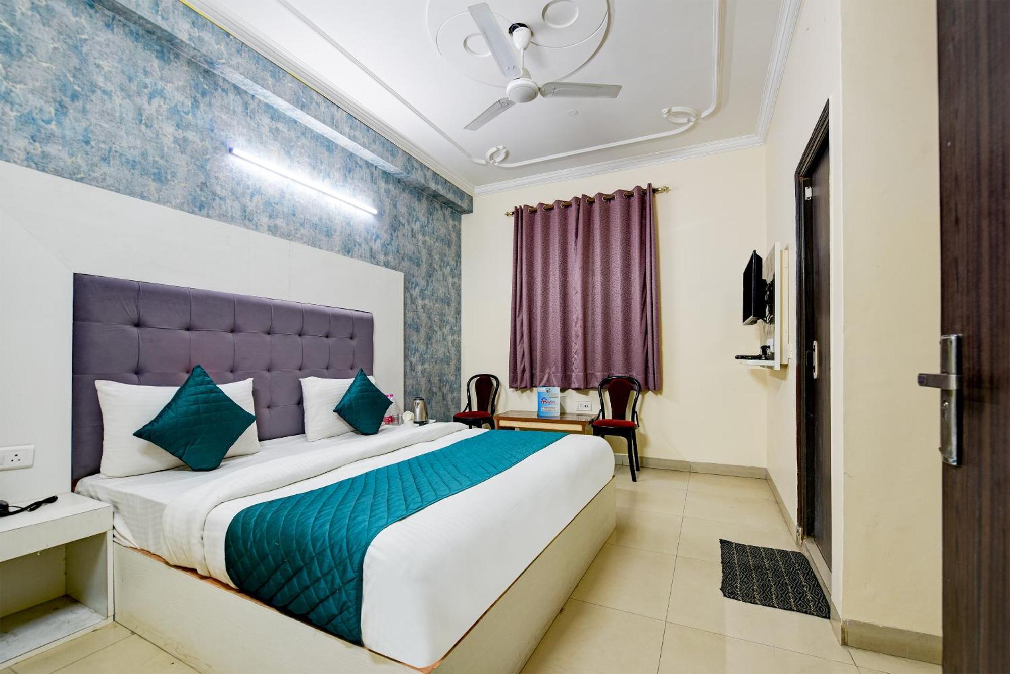 Sky View - A Family Near Delhi Airport 3* New Delhi